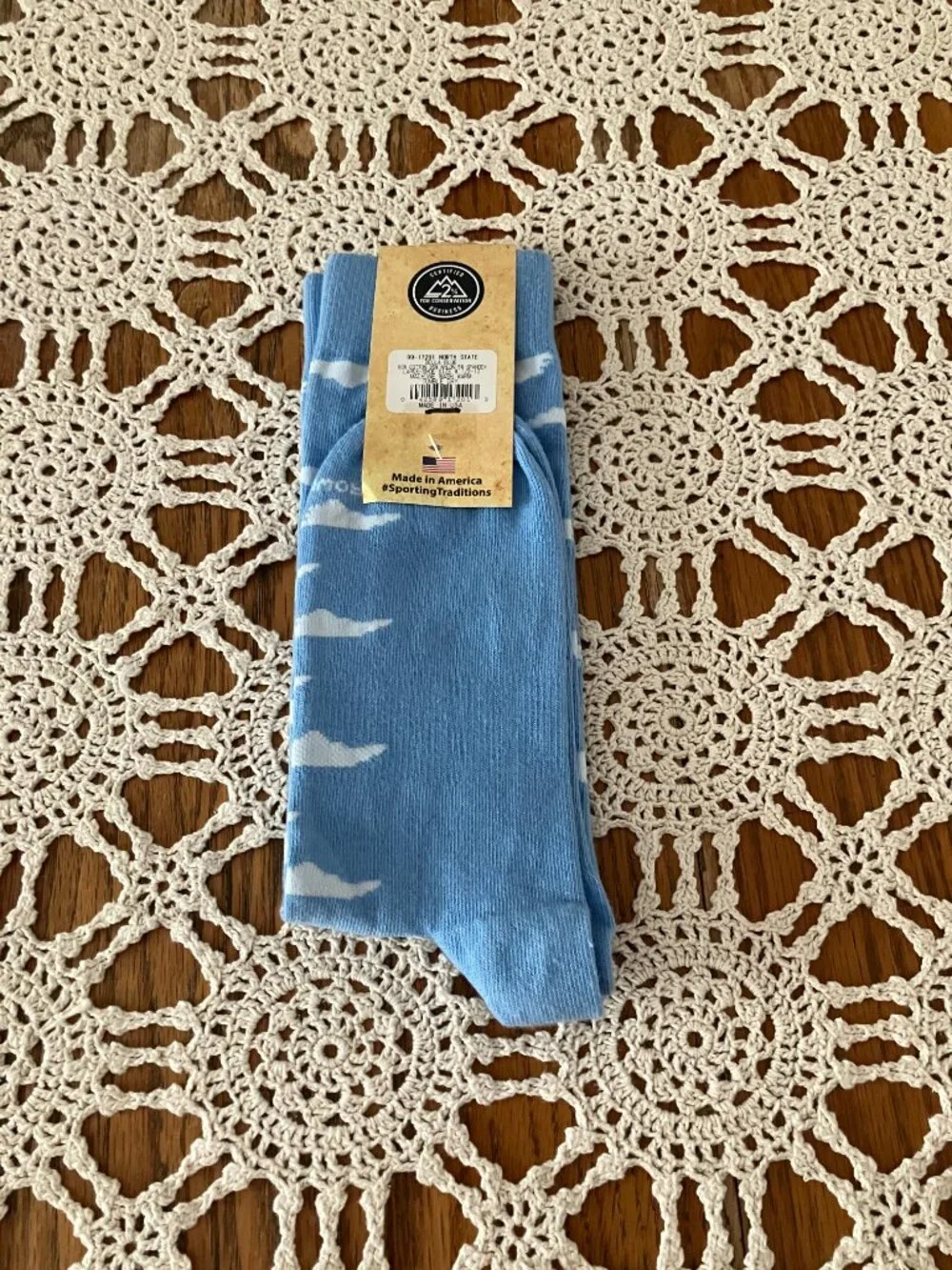 New Men’s Sz. Large Brown Dog Socks Della Blue with Clouds